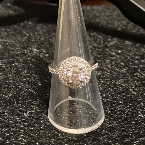 Jewelry - Zales diamond Halo Ring